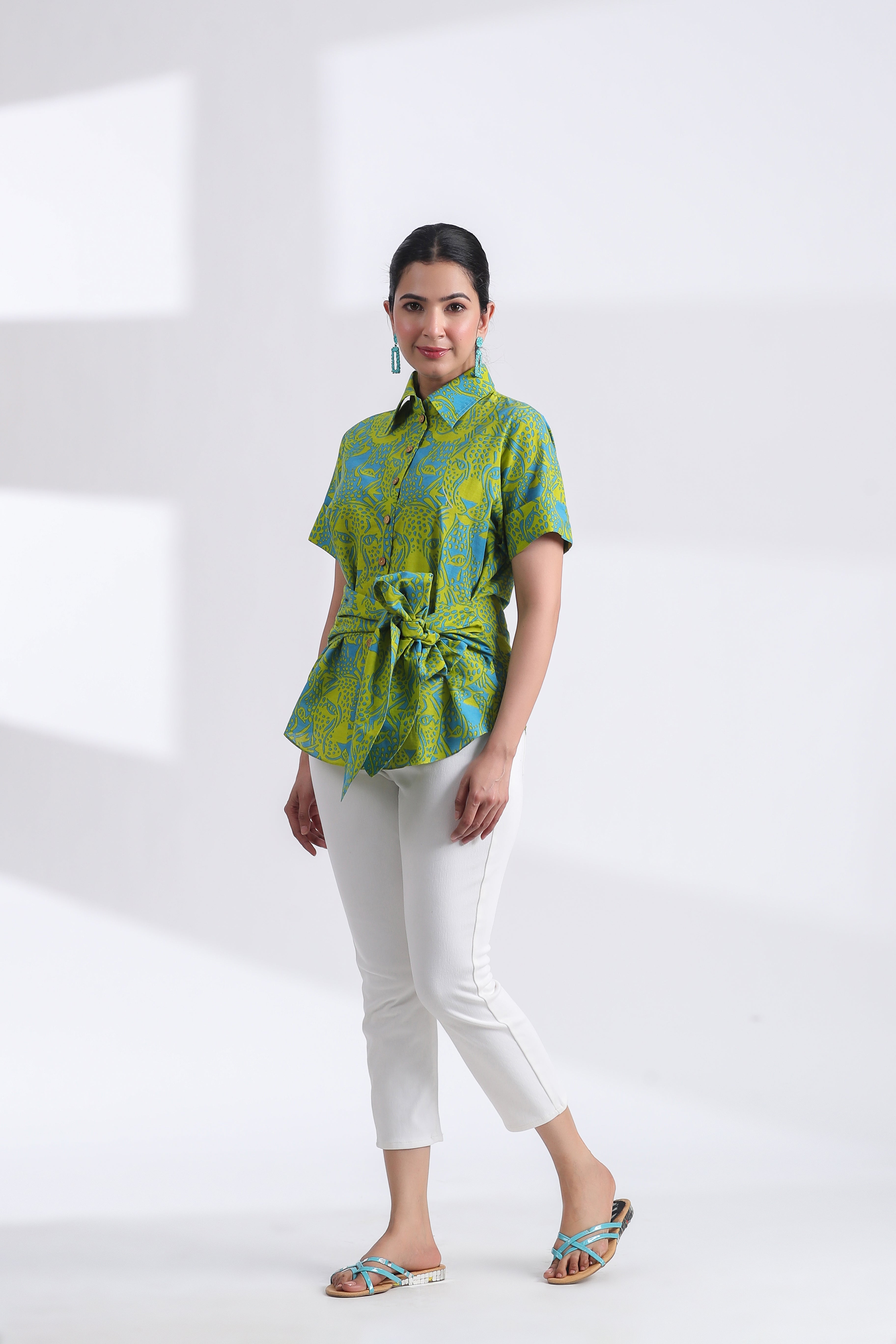 tiger hand print shirt,
tiger print half sleeve shirt,
tiger graphic half sleeve shirt,
animal print shirt,
tiger design shirt,
half sleeve graphic t-shirt,
hand-painted tiger shirt,
tiger hand print shirt for women,
tiger print shirt for summer,
half sleeve tiger print t-shirt,
casual tiger graphic shirt,
trendy tiger print half sleeve,
animal print half sleeve shirt,
urban tiger print shirt,
tiger hand print half sleeve shirt for casual wear,
unique tiger print shirt for women,
stylish tig