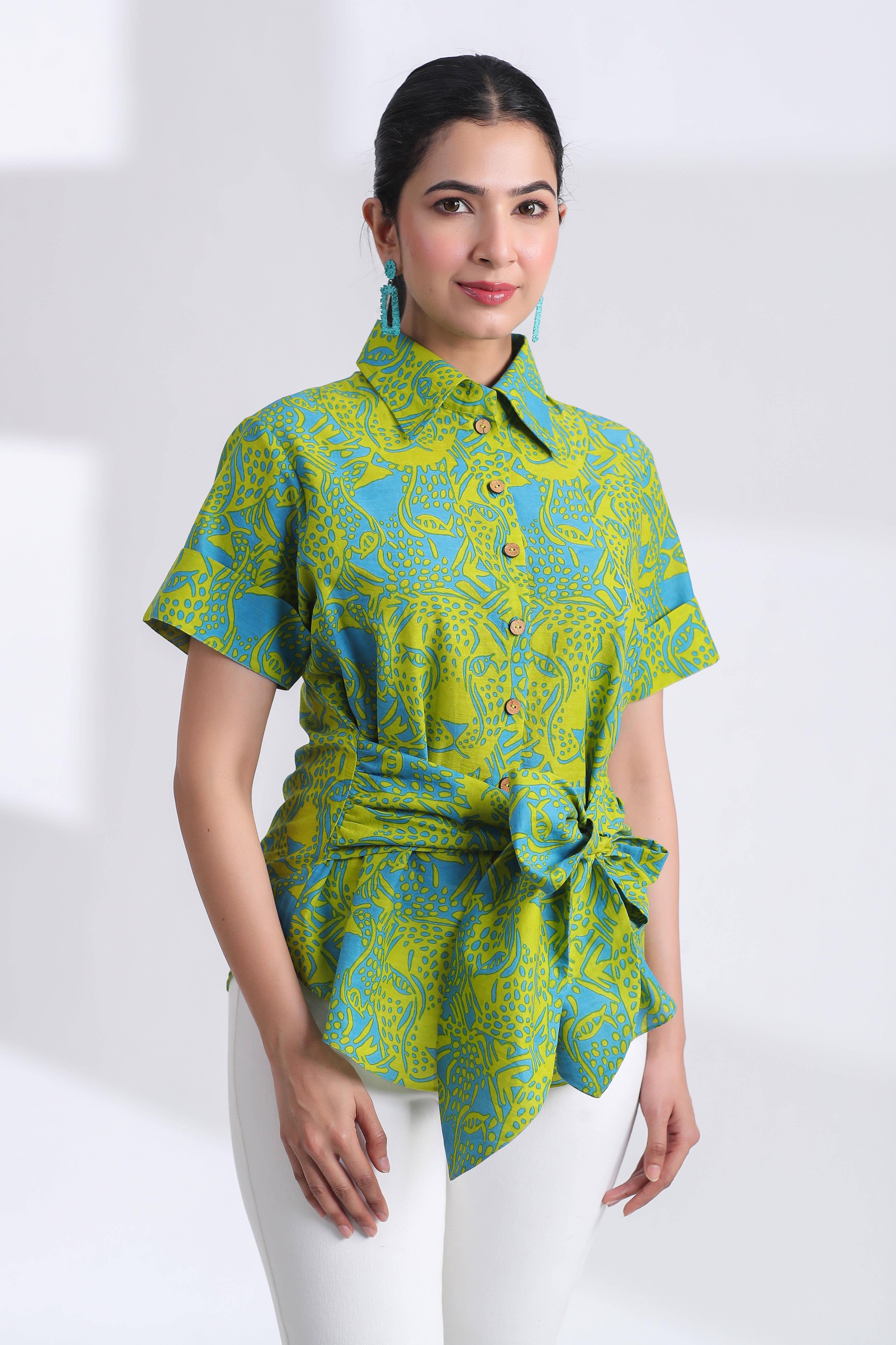 tiger hand print shirt,
tiger print half sleeve shirt,
tiger graphic half sleeve shirt,
animal print shirt,
tiger design shirt,
half sleeve graphic t-shirt,
hand-painted tiger shirt,
tiger hand print shirt for women,
tiger print shirt for summer,
half sleeve tiger print t-shirt,
casual tiger graphic shirt,
trendy tiger print half sleeve,
animal print half sleeve shirt,
urban tiger print shirt,
tiger hand print half sleeve shirt for casual wear,
unique tiger print shirt for women,
stylish tig