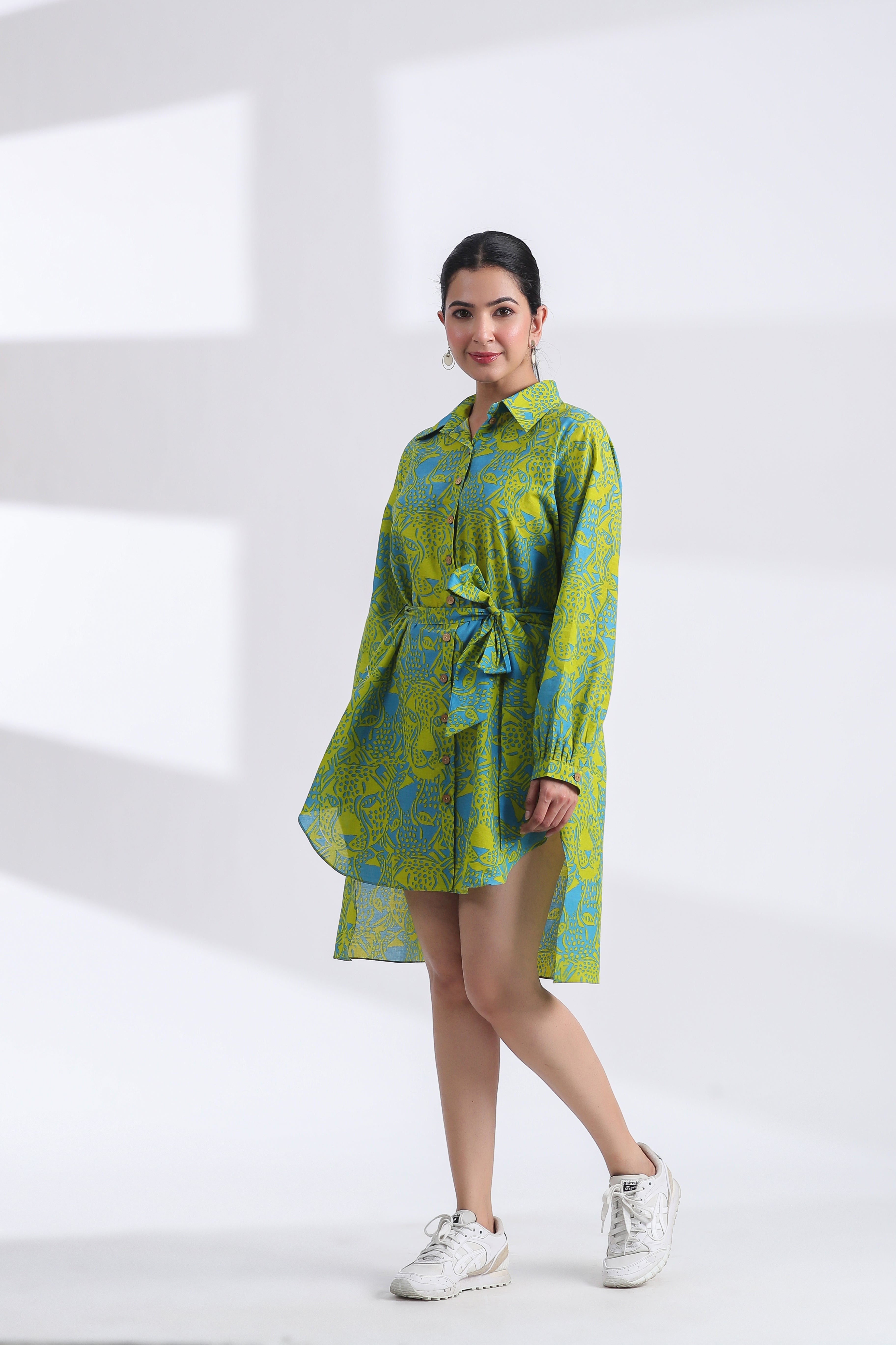 tiger hand print shirt,
tiger print shirt,
graphic tiger shirt,
animal print shirt,
tiger design shirt,
tiger graphic tee,
tiger print t-shirt,
tiger hand print shirt for women,
vintage tiger print shirt,
casual tiger graphic shirt,
cool tiger hand print shirt,
streetwear tiger print t-shirt,
artistic tiger design shirt,
tiger hand print shirt for casual wear,
unique tiger print shirt for fashion lovers,
tiger graphic shirt for streetwear style,
best tiger print t-shirt for women,
trendy ti