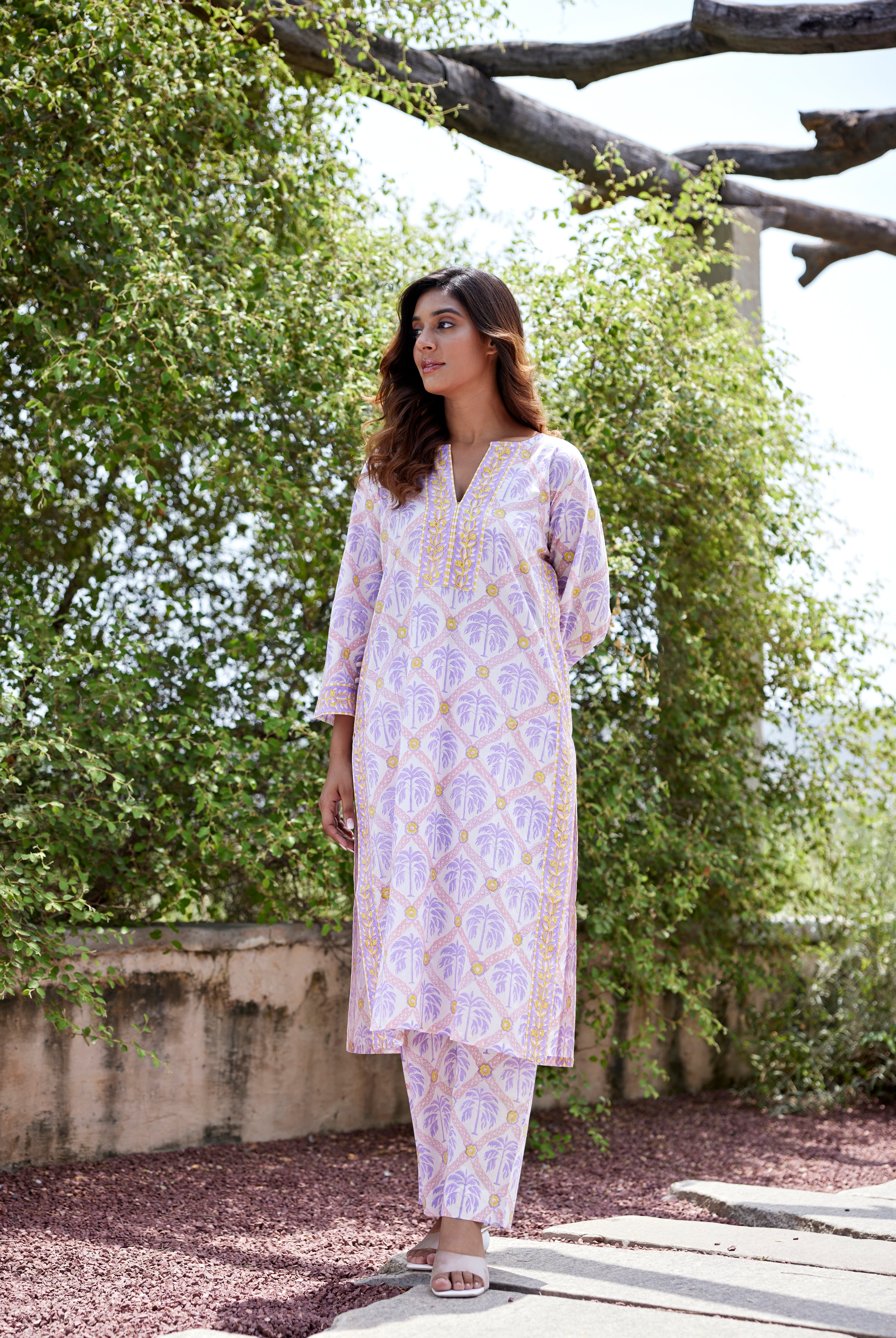white palm panel kurta,
purple kurta,
palm panel kurta,
white kurta with palm print,
purple palm print kurta,
traditional kurta,
palm print kurta for women,
white kurta with palm design,
purple palm kurta,
designer kurta with palm print,
stylish white purple kurta,
kurta with palm print panel design,
white and purple palm panel kurta for casual wear,
traditional kurta with modern palm panel design,
designer white purple kurta for special occasions,
best palm print kurta for summer fashion,
c