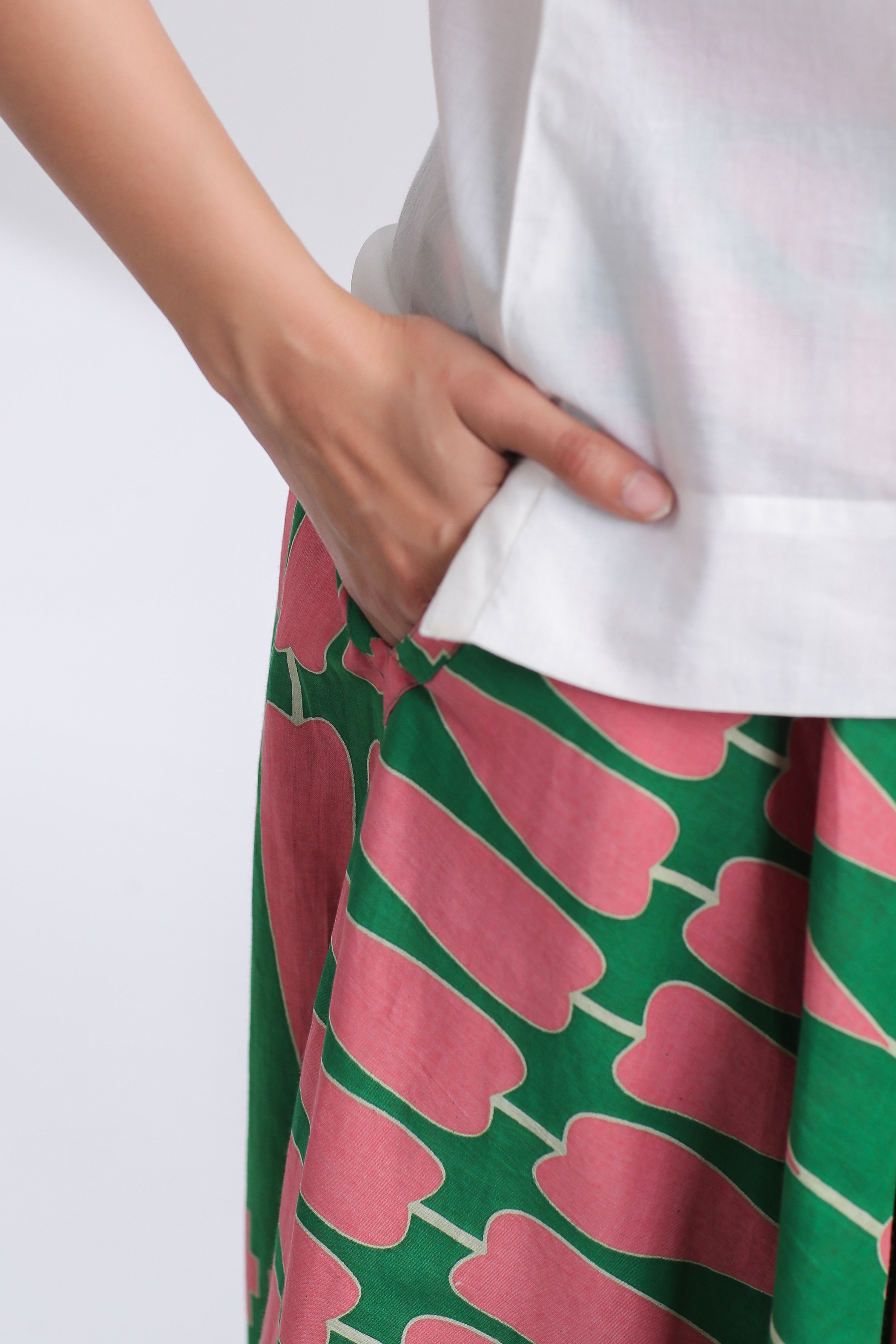 kilim pleated skirt,
pleated kilim skirt,
kilim print pleated skirt,
kilim pleated skirt for women,
boho kilim pleated skirt,
ethnic kilim pleated skirt,
pleated skirt with kilim print,
women’s kilim pleated skirt,
stylish kilim pleated skirt,
kilim pleated skirt fashion,
boho chic kilim pleated skirt,
kilim print skirt,
kilim pleated skirt for summer,
comfortable kilim pleated skirt,
kilim pleated skirt for casual wear,
trendy kilim pleated skirt,
colorful kilim pleated skirt,
kilim print