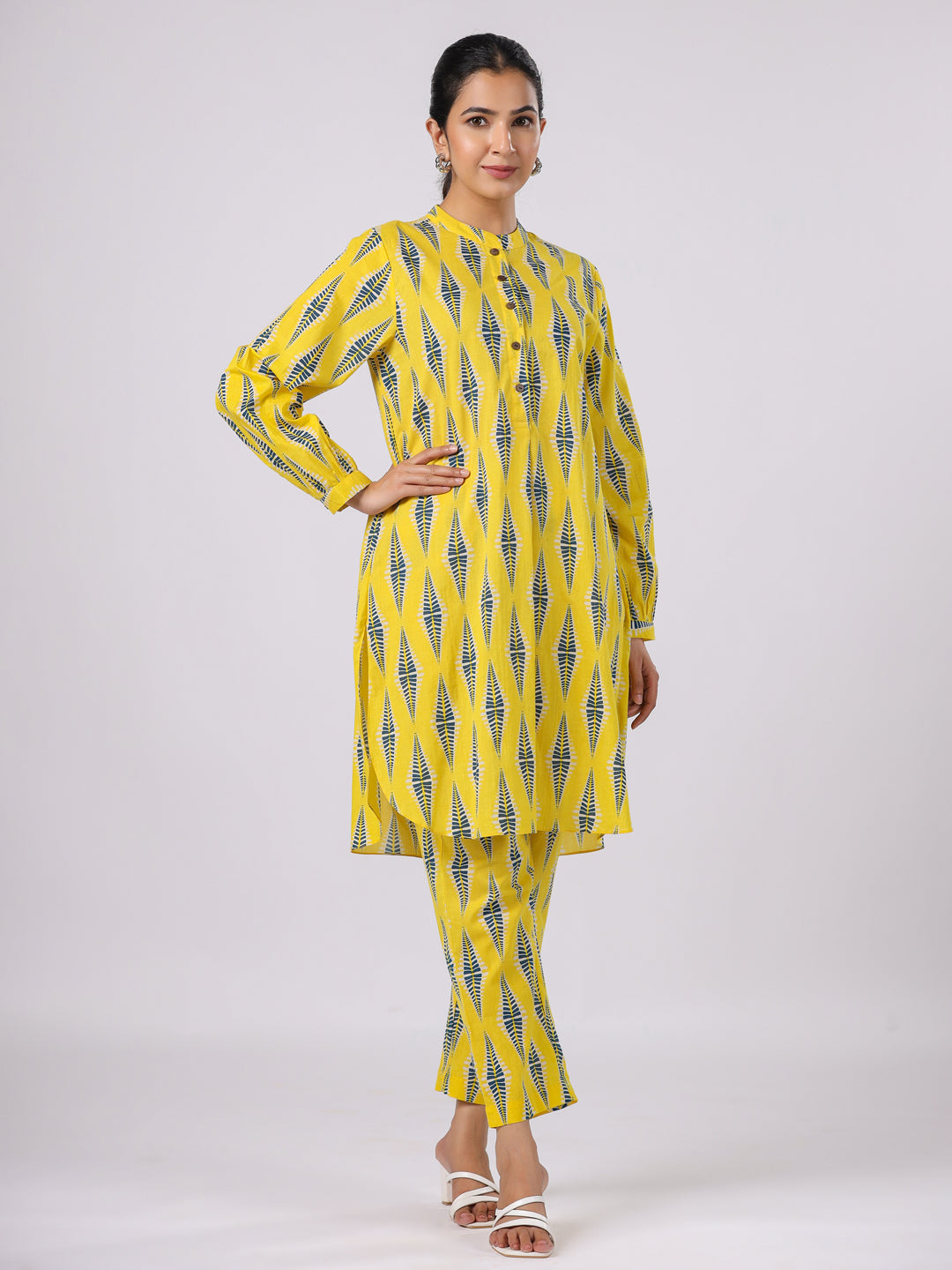 crimson diamond co-ord set
diamond co-ord set
crimson co-ord set
crimson matching set
co-ord set crimson
co-ord set with diamond print
red diamond co-ord set
co-ord set for women (crimson)
crimson two-piece set
designer crimson co-ord set
buy crimson diamond co-ord set online
crimson diamond co-ord set for casual wear
stylish crimson diamond co-ord set for women
crimson co-ord set with diamond pattern
best crimson co-ord set for summer
chic crimson diamond co-ord
trendy crimson co-ord set
b