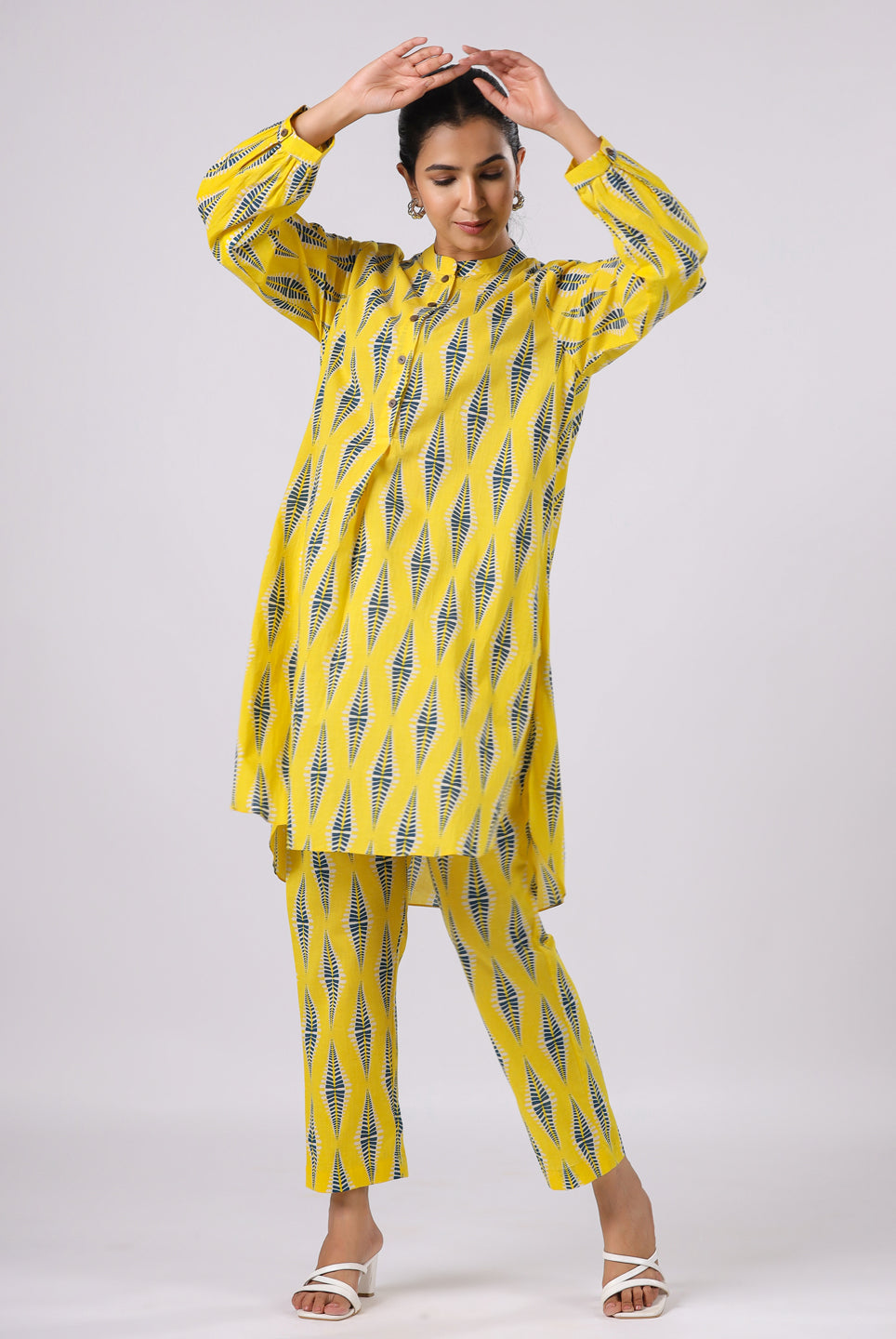 crimson diamond co-ord set
diamond co-ord set
crimson co-ord set
crimson matching set
co-ord set crimson
co-ord set with diamond print
red diamond co-ord set
co-ord set for women (crimson)
crimson two-piece set
designer crimson co-ord set
buy crimson diamond co-ord set online
crimson diamond co-ord set for casual wear
stylish crimson diamond co-ord set for women
crimson co-ord set with diamond pattern
best crimson co-ord set for summer
chic crimson diamond co-ord
trendy crimson co-ord set
b
