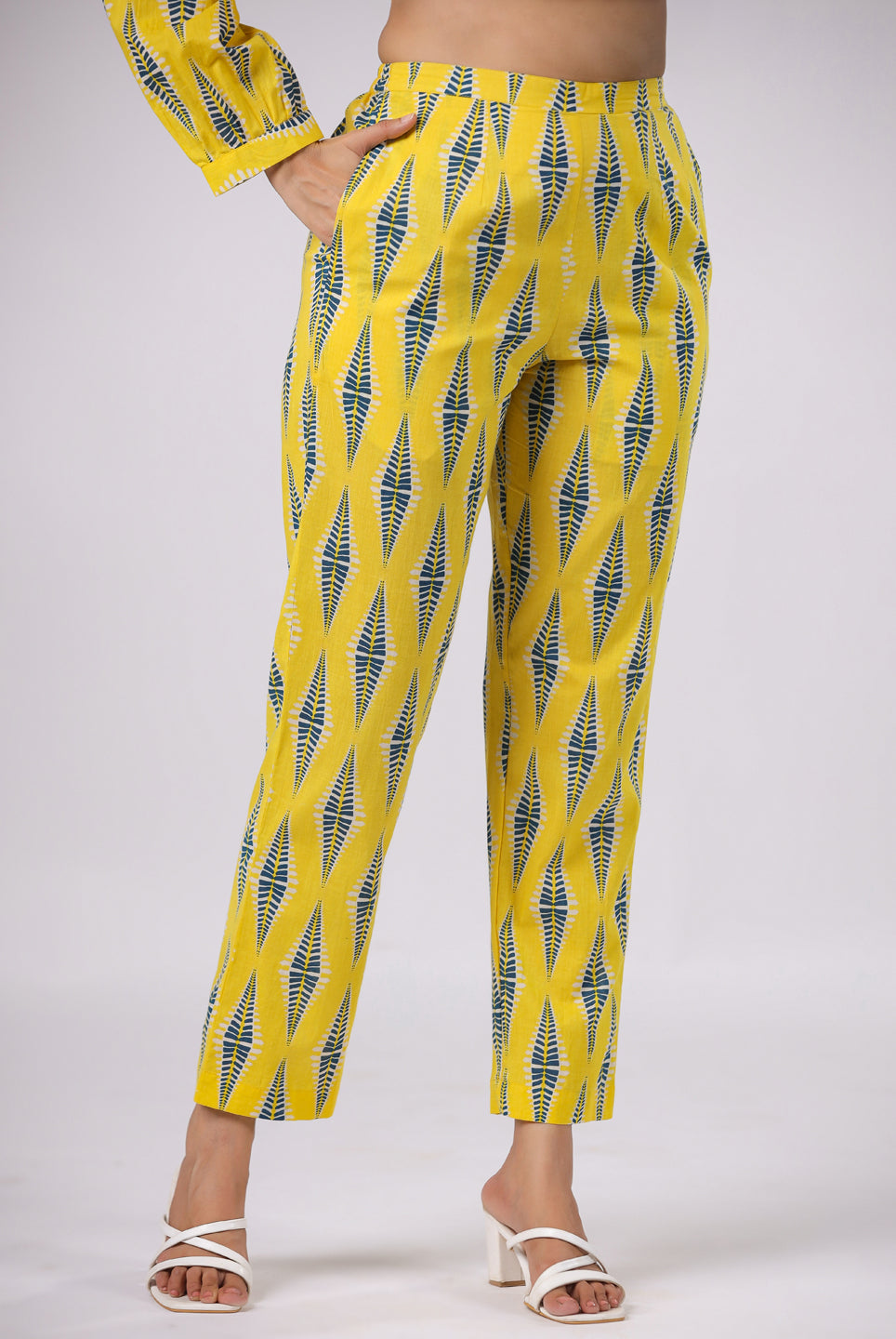 crimson diamond co-ord set
diamond co-ord set
crimson co-ord set
crimson matching set
co-ord set crimson
co-ord set with diamond print
red diamond co-ord set
co-ord set for women (crimson)
crimson two-piece set
designer crimson co-ord set
buy crimson diamond co-ord set online
crimson diamond co-ord set for casual wear
stylish crimson diamond co-ord set for women
crimson co-ord set with diamond pattern
best crimson co-ord set for summer
chic crimson diamond co-ord
trendy crimson co-ord set
b