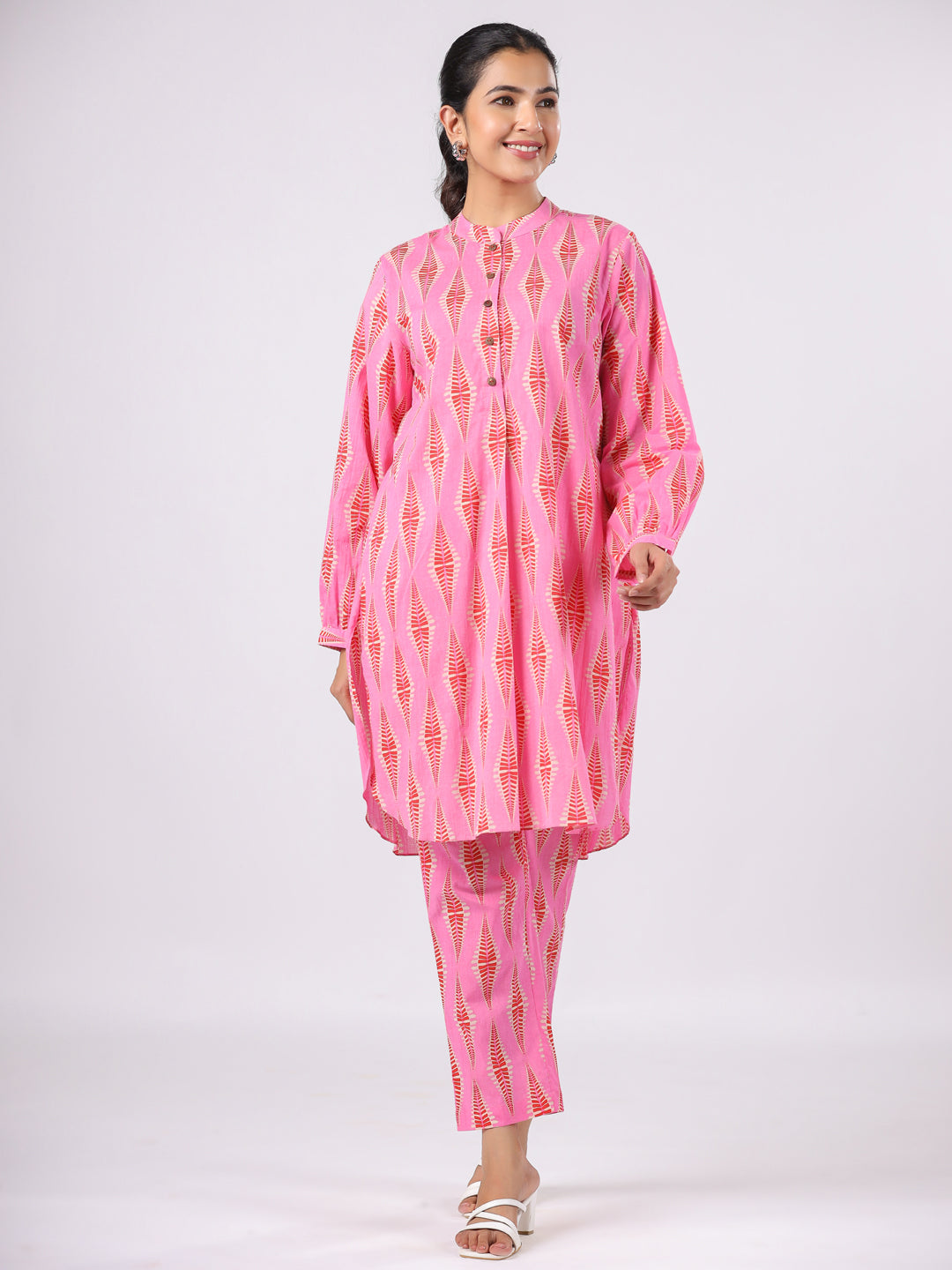 pink diamond co-ord set,
diamond print pink co-ord set,
pink co-ord set with diamond pattern,
women’s pink diamond co-ord set,
pink diamond two-piece set,
stylish pink diamond co-ord set,
trendy pink diamond co-ord set for women,
diamond pattern pink co-ord set,
pink co-ord set with diamond design,
pink diamond co-ord set for casual wear,
pink diamond print set for women,
chic pink diamond co-ord set,
boho pink diamond co-ord set,
comfortable pink diamond two-piece set,
pink diamond print co-o