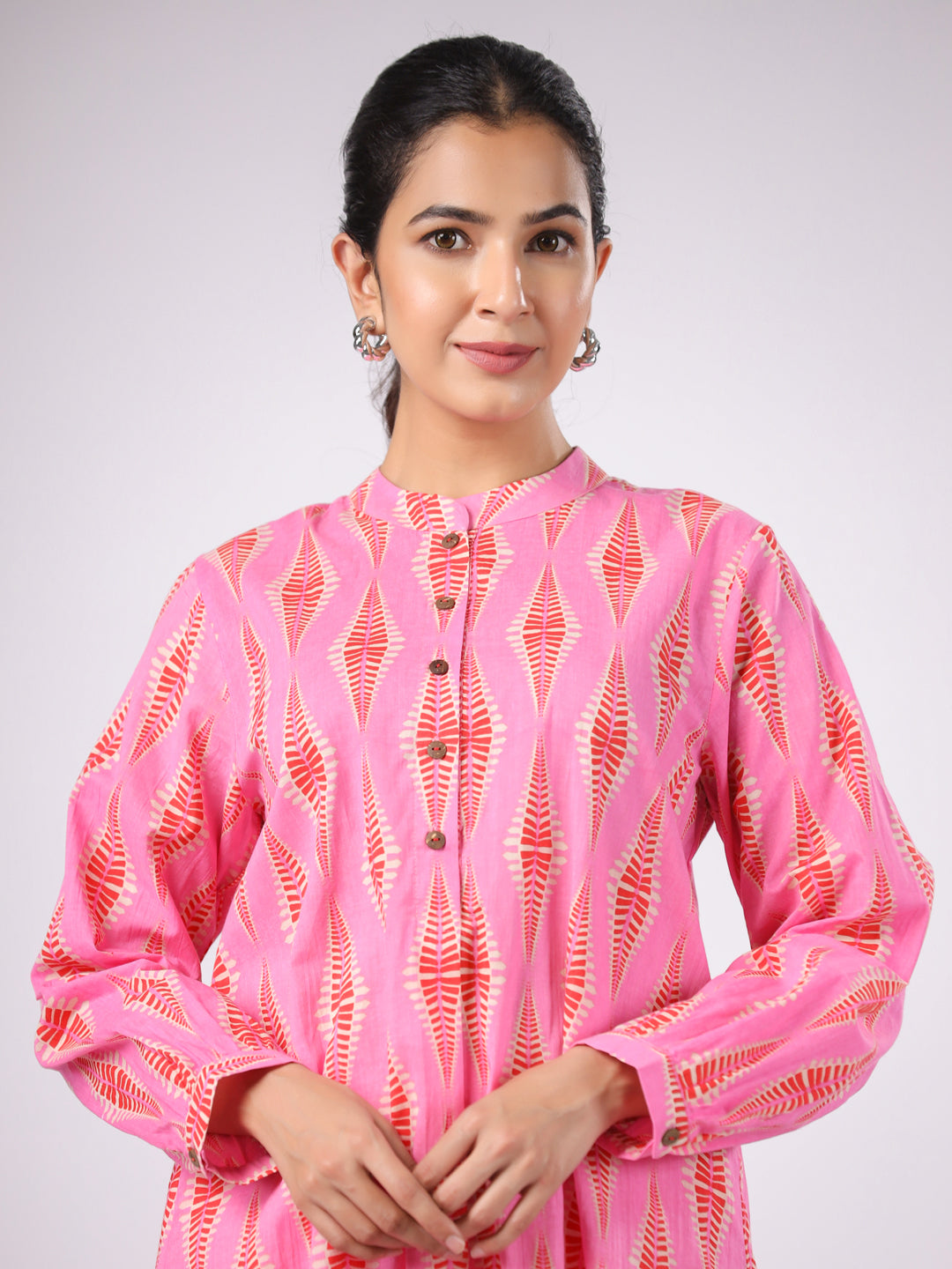 pink diamond co-ord set,
diamond print pink co-ord set,
pink co-ord set with diamond pattern,
women’s pink diamond co-ord set,
pink diamond two-piece set,
stylish pink diamond co-ord set,
trendy pink diamond co-ord set for women,
diamond pattern pink co-ord set,
pink co-ord set with diamond design,
pink diamond co-ord set for casual wear,
pink diamond print set for women,
chic pink diamond co-ord set,
boho pink diamond co-ord set,
comfortable pink diamond two-piece set,
pink diamond print co-o