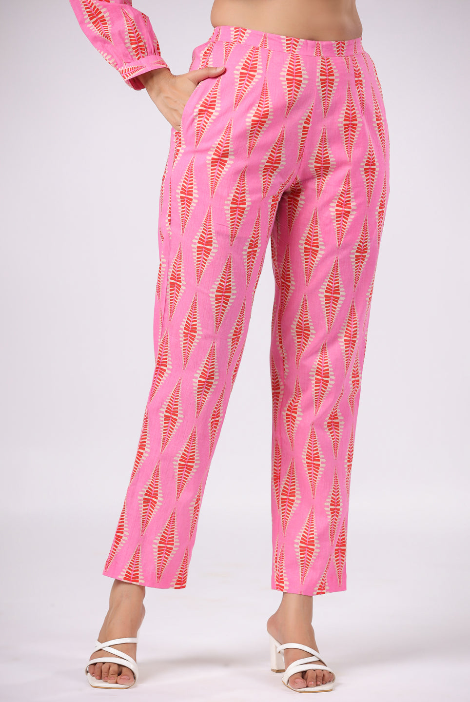 pink diamond co-ord set,
diamond print pink co-ord set,
pink co-ord set with diamond pattern,
women’s pink diamond co-ord set,
pink diamond two-piece set,
stylish pink diamond co-ord set,
trendy pink diamond co-ord set for women,
diamond pattern pink co-ord set,
pink co-ord set with diamond design,
pink diamond co-ord set for casual wear,
pink diamond print set for women,
chic pink diamond co-ord set,
boho pink diamond co-ord set,
comfortable pink diamond two-piece set,
pink diamond print co-o