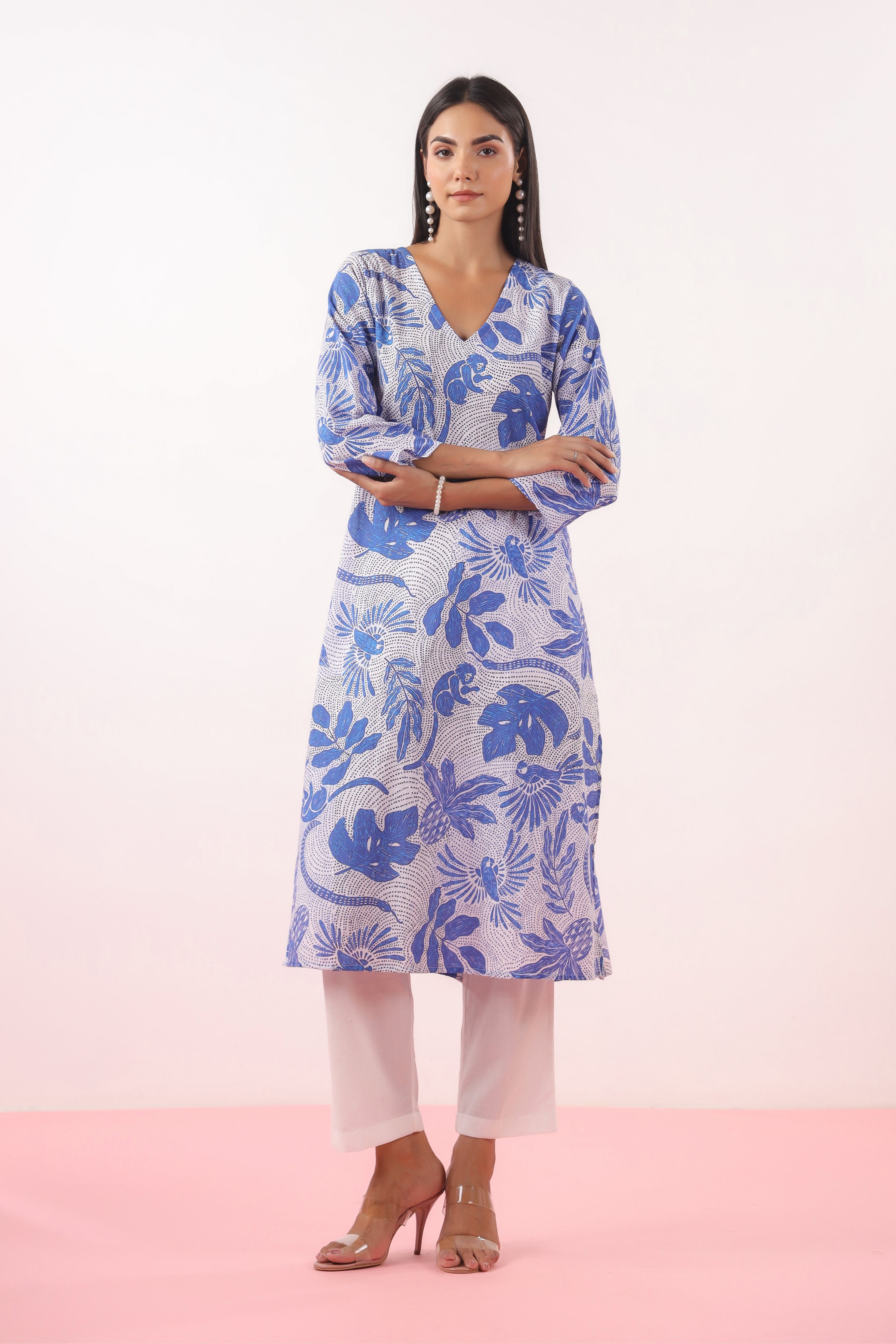 Blue Cotton Bird Printed V-Neck Straight Kurta