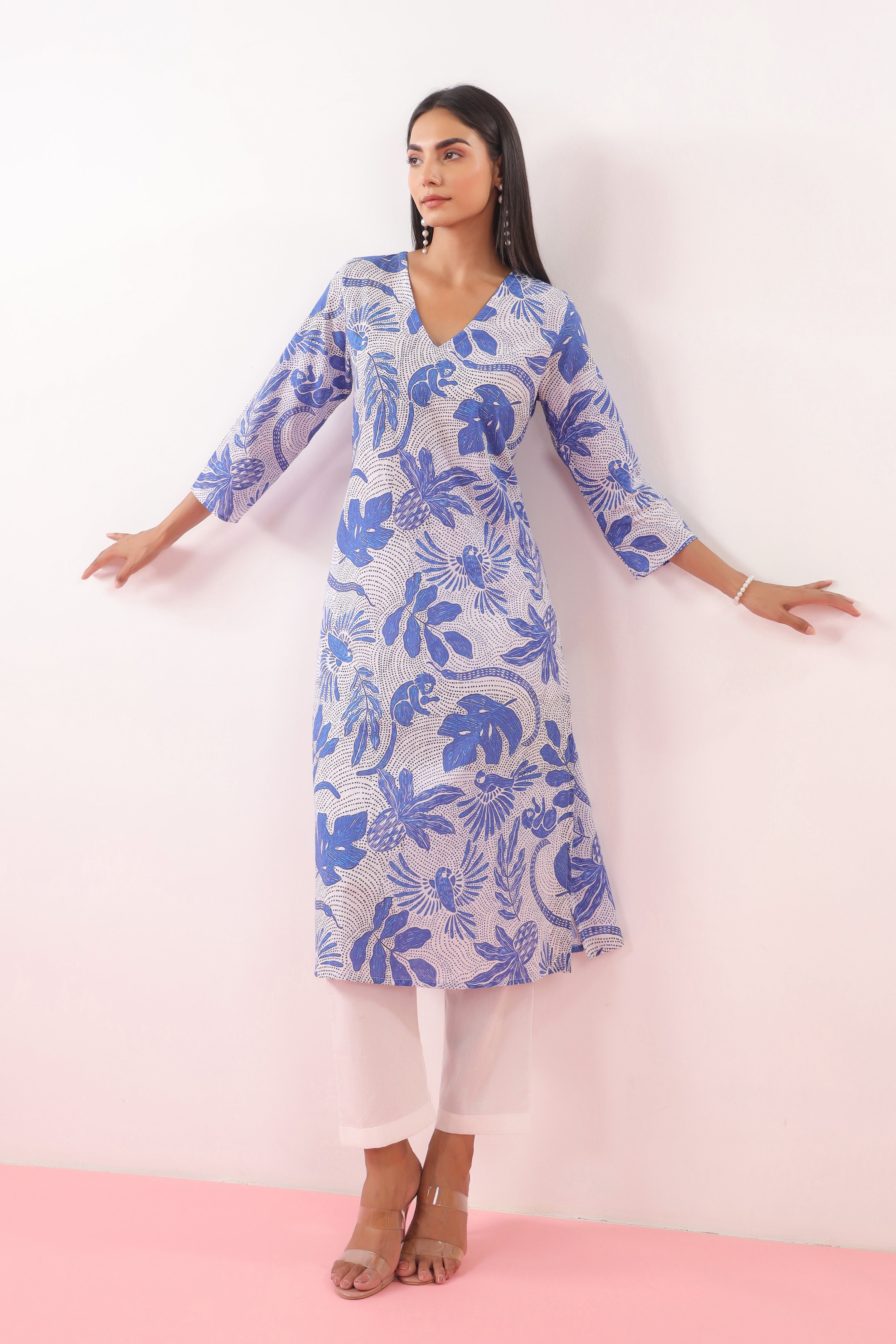 Blue Cotton Bird Printed V-Neck Straight Kurta
