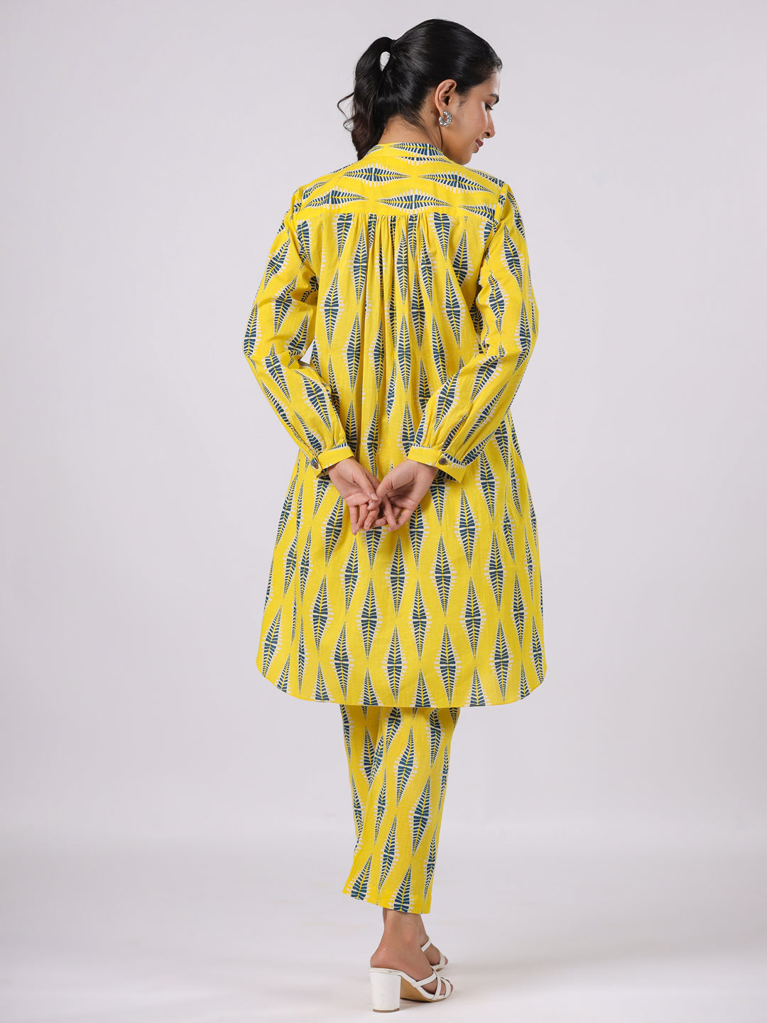 crimson diamond co-ord set
diamond co-ord set
crimson co-ord set
crimson matching set
co-ord set crimson
co-ord set with diamond print
red diamond co-ord set
co-ord set for women (crimson)
crimson two-piece set
designer crimson co-ord set
buy crimson diamond co-ord set online
crimson diamond co-ord set for casual wear
stylish crimson diamond co-ord set for women
crimson co-ord set with diamond pattern
best crimson co-ord set for summer
chic crimson diamond co-ord
trendy crimson co-ord set
b