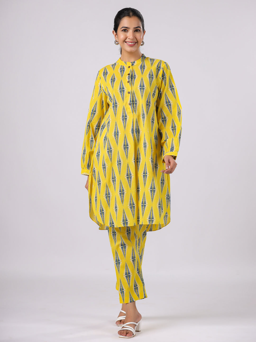 crimson diamond co-ord set
diamond co-ord set
crimson co-ord set
crimson matching set
co-ord set crimson
co-ord set with diamond print
red diamond co-ord set
co-ord set for women (crimson)
crimson two-piece set
designer crimson co-ord set
buy crimson diamond co-ord set online
crimson diamond co-ord set for casual wear
stylish crimson diamond co-ord set for women
crimson co-ord set with diamond pattern
best crimson co-ord set for summer
chic crimson diamond co-ord
trendy crimson co-ord set
b