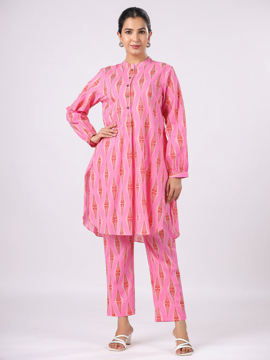 pink diamond co-ord set,
diamond print pink co-ord set,
pink co-ord set with diamond pattern,
women’s pink diamond co-ord set,
pink diamond two-piece set,
stylish pink diamond co-ord set,
trendy pink diamond co-ord set for women,
diamond pattern pink co-ord set,
pink co-ord set with diamond design,
pink diamond co-ord set for casual wear,
pink diamond print set for women,
chic pink diamond co-ord set,
boho pink diamond co-ord set,
comfortable pink diamond two-piece set,
pink diamond print co-o